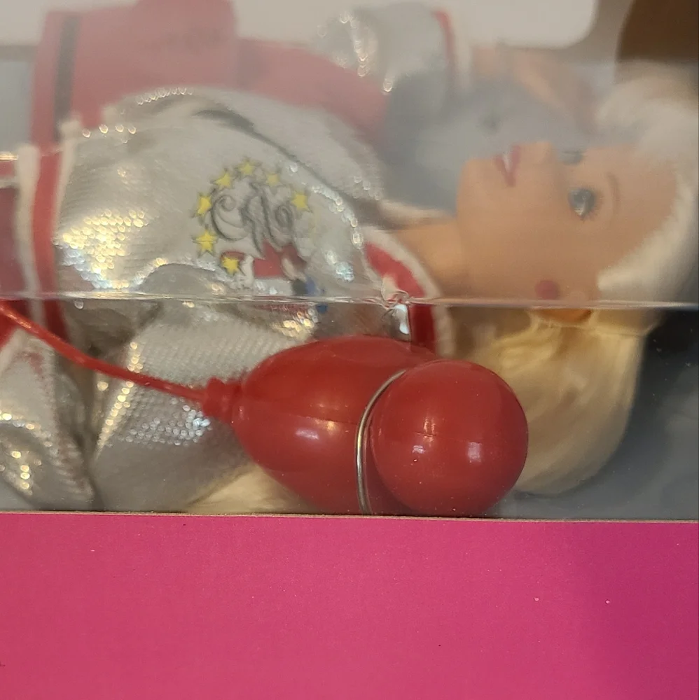 Barbie 25th Anniversary Walt Disney World Special Edition Doll 👓